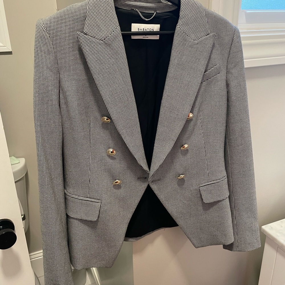Babaton by Aritzia Houndstooth Double-Breasted Blazer – Classic Power Jacket